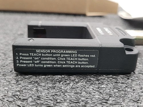Banner SLE30B6VQ Expert Series Teach-Mode Slot Sensor Photoelectric Fork Switch