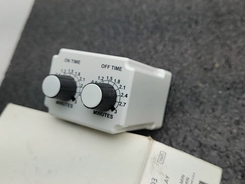 Dayton 1EGD3 Time Delay Relay Repeat Cycle 120V AC/DC t1 t2 0.03 - 3 Min No Base