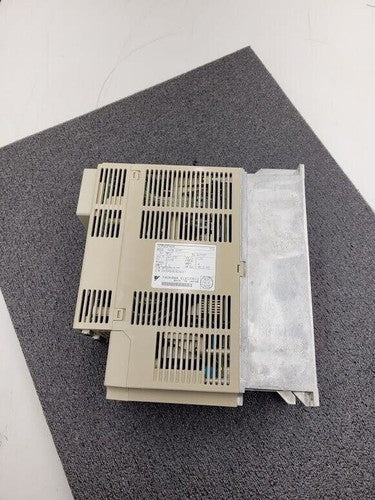 Yaskawa ServoPack Servo Motor Drive SGDB-05VD 1/2HP w/ JUSP-OP03A SCM Tech 80
