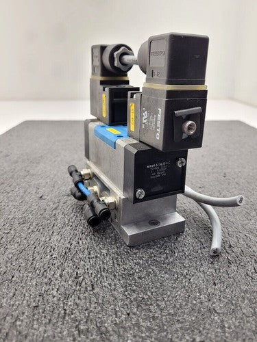 Festo Dual Pneumatic Valve Block MN1H-5/3G-D-1-C 159681  40-145 psi INPUT