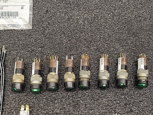 Allen Bradley 800A-M2AG24 Momentary Pushbutton Switch Industrial Lot Of Switches