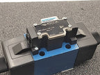 Mannesmann Rexroth 4WE10H40/CW11ON Hydraulic Directional Control Valve 9DA/N