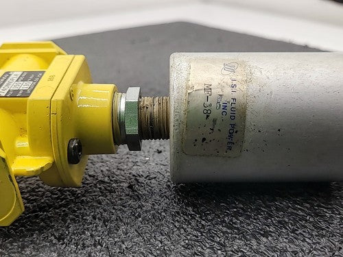 Norgren P74CNNDPLA Solenoid Valve 150 PSIG w/ I.S.I Fluid Power MF-38 Muffler