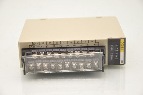 OMRON C200H OC225 Output Unit PLC 250VAC 24VDC - Lot of 2
