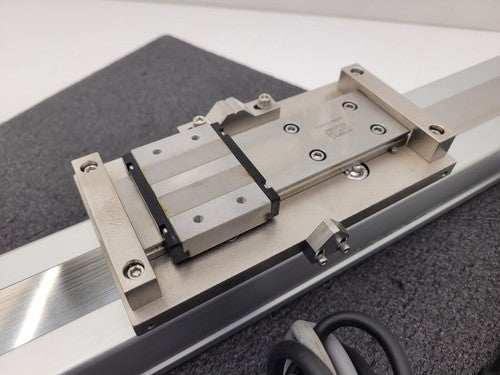 IAI Linear Actuator RCP1-SMR-I-PM-20-700-P1-S and Drive RCP2-C-SMR-I-PM-0 700mm