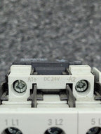 Siemens Contactor 3RT1025-1B..0 G/140411 E05* NQ140224 Auxiliary Contact