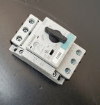 SIEMENS SIRIUS 3RV1021-4BA10 Circuit Breaker w/ 3RV1901-1A Auxiliary Contact