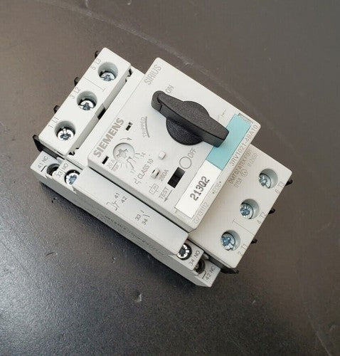 SIEMENS SIRIUS 3RV1021-4BA10 Circuit Breaker w/ 3RV1901-1A Auxiliary Contact