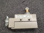 Omron ZE-Q22-2S Industrial Limit Switches 15A Roller Plunger Lot of 6