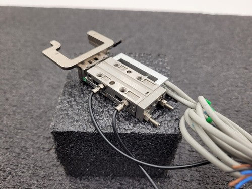 SMC 11-MXJ6-15C Linear Guided Slide Cylinder Table Cleanroom D-M9N Sensors