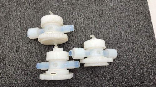 Lot of 3x Furon Pneumatic High Purity Valve UPM2-F812NC-VI 1108537, 2x 1104556