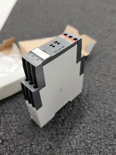 ABB CM-SRS.11S RMS Current Monitoring Relay 1SVR730840R0200 DIN Rail Mount