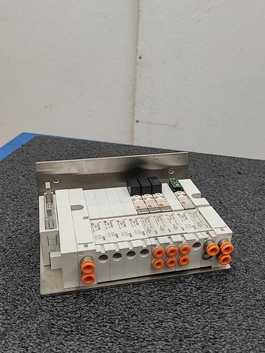 SMC Solenoid 9 Valve Manifold VQ1130-5 C0 / VVQ1000-10A-3 Pneumatic Assembly