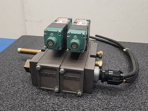 Numatics 228-703B Solenoid 2 Valve Manifold Pneumatic Air Control 120VAC