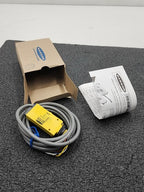 Banner SMU315CV2 Photoelectric Sensor Convergent Visible Red Mini Beam 43mm