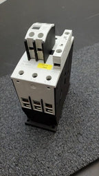 EATON Moeller DIL M50 Contactor 115-600V 3-50HP 80 Amp 3-Pole 24VDC Coil