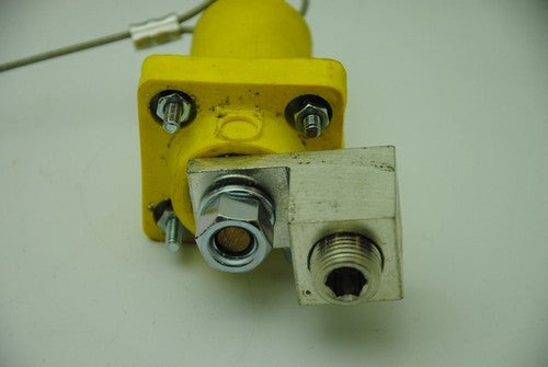 Leviton Single-Pole Female Receptacle, Yellow, 5/8" ID