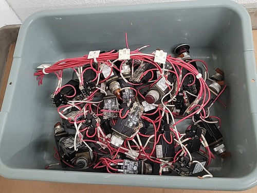 ~40 Allen Bradley 800MR 900MR Push Button Pilot Light Industrial Control Lot