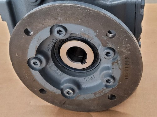 SEW-EURODRIVE SA47/T DRS71S4BE05 Right Angle Gearmotor Thru Shaft 32:1 Ratio
