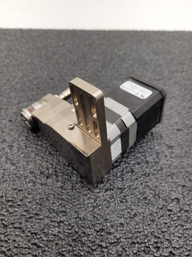 Quicksilver SIlverMax QCI-17-1-E-01 Stepper Motor 48VDC 4A Nema 17 15-PIN