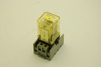 Idec RR3PA-UL AC230V Relay W/ SR3P-05C Socket Base 10A 300V Lot of 6