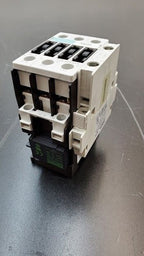 SIEMENS SIRIUS 3RT1024-1B Contactor E05 3 Phase w 3R1921-1DA11 Auxiliary Contact