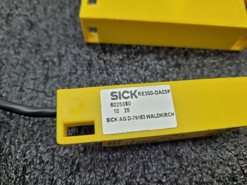 Lot of 3 Sick RE300-DA03P Safety Switch Non Contact w/Actuator 5' Cable 6025080