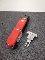 Omron STI TL4019-20241 Safety Interlock Switch 44534-2030 with Key Working Pull