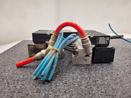 Pneumax Pneumatic Solenoid Manifold 2100.37.10 24VDC 145 PSI OMRB213/1 Valves