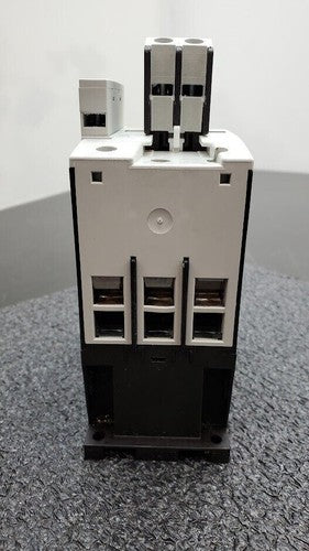 EATON Moeller DIL M50 Contactor 115-600V 3-50HP 80 Amp 3-Pole 24VDC Coil