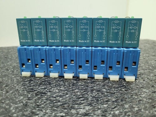 Lot of 8 Finder 95.05 Socket 8A 250V 24VDC 40.52S Relay 9902.9024.99 Indicator