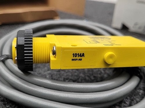 Banner SMU315F Mini-Beam Photoelectric Sensor 24-240VAC/DC Universal Voltage