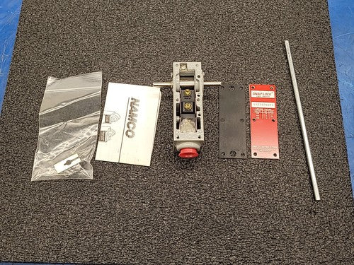 Namco EA150-30274 Snap-Lock Rotary Limit Switch 1NO/1NC Double Ended Shaft