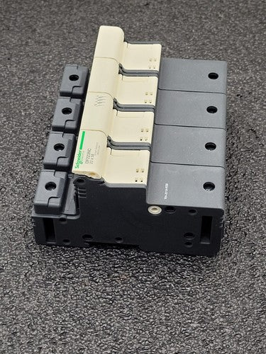 SCHNEIDER ELECTRIC DF223NC 4 FUSE HOLDER 22x58mm Fuses DIN Rail Mount