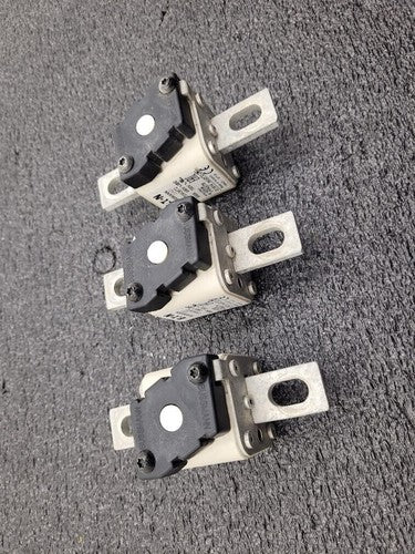 Lot of 3x Eaton Bussman High Speed Fuse-Link Fuse 170M3672 Relay 550A 690-700V