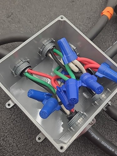 Industrial Power Distribution Junction Box Splitter 2 in 4 Out 3PH 4W 250VAC
