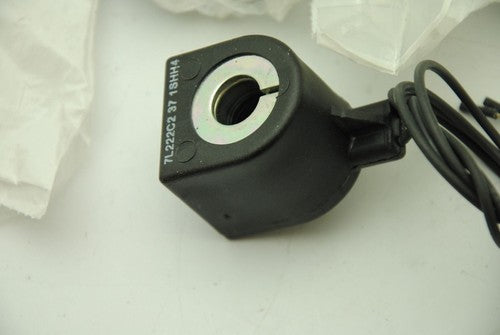 Parker L222C2 Solenoid Valve Control 7L222C22 37 1SHH4 24VDC 10W New Lot of 3
