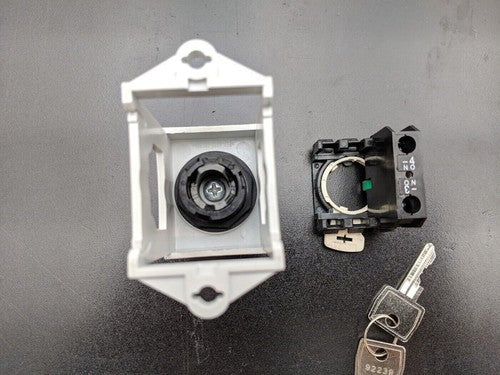 Eaton Cutler Hammer Machine Keyed Switch On Off 22mm E22B2 2 Keys