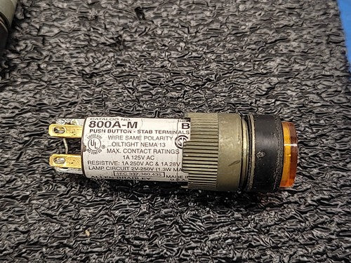 Allen Bradley 800A-M2AG24 Momentary Pushbutton Switch Industrial Lot Of Switches
