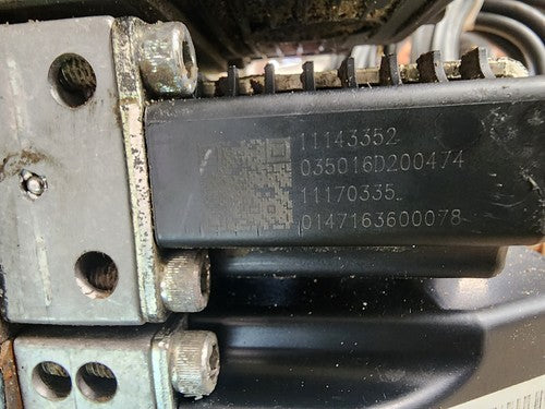 Danfoss PVG 32 Proportional Hydraulic Control Valve Bank w/ 6 Manual Levers V1