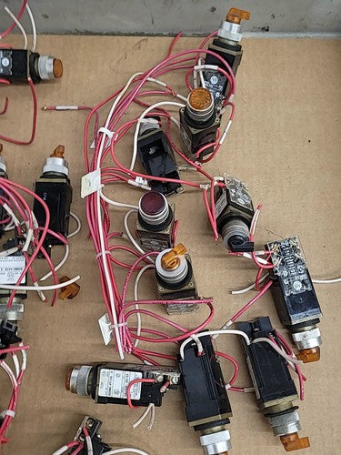 ~40 Allen Bradley 800MR 900MR Push Button Pilot Light Industrial Control Lot