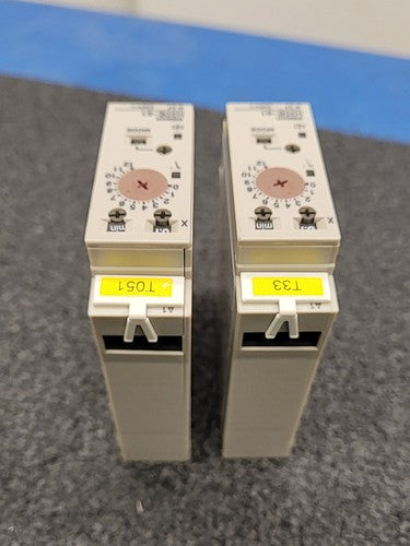 Omron H3DE-S1 Timer Relay Multi Function Time Delay 24-230VAC/DC SPDT Lot of 2