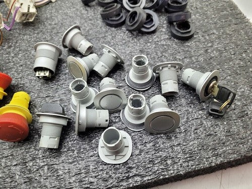 Lot of 17 SCHLEBEL BTLK EStop Switches Emergency Stop & Reset, Pushuttons, Key