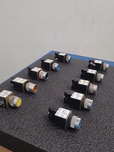 Allen Bradley 800MR-A9 800M-XAS Push Button Switches Contact Blocks Lot of 10