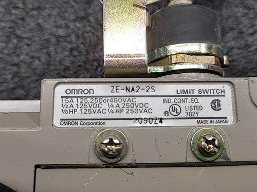 Omron ZE-Q22-2S Industrial Limit Switches 15A Roller Plunger Lot of 6