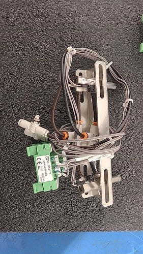 Lot 2x SMC CDJPB6-10D Dual Cylinder Double Acting Clamp Assembly w/ reed sensors