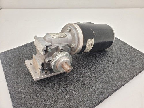 Lenze SSN40-1GVAR-063C22 Servo Motor SSN40-1FVAR 15:1 Gear Reducer Timing pully