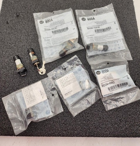 Lot 4x of Allen Bradley AB 800A G2CW GC2C 2x Keyed 2x 2 Position On/OFF Switches