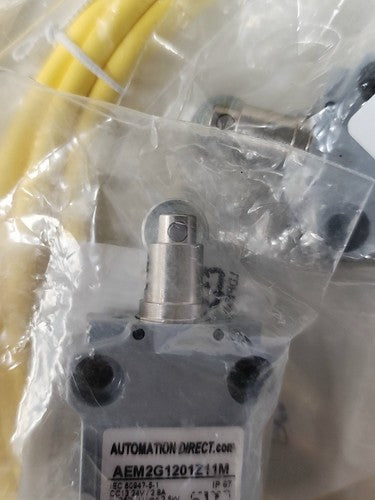 Automation Direct AEM2G1201Z11M Roller Top Limit Switch M12 5 Pin 3 Meter Cable