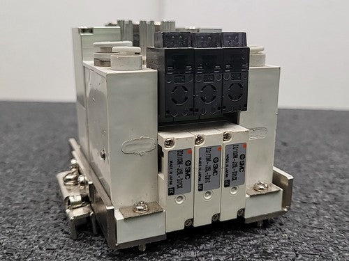 SMC ZZQ-ZB2B Vacuum Ejector Manifold with 3x ZQ Series Modules Rail Mount